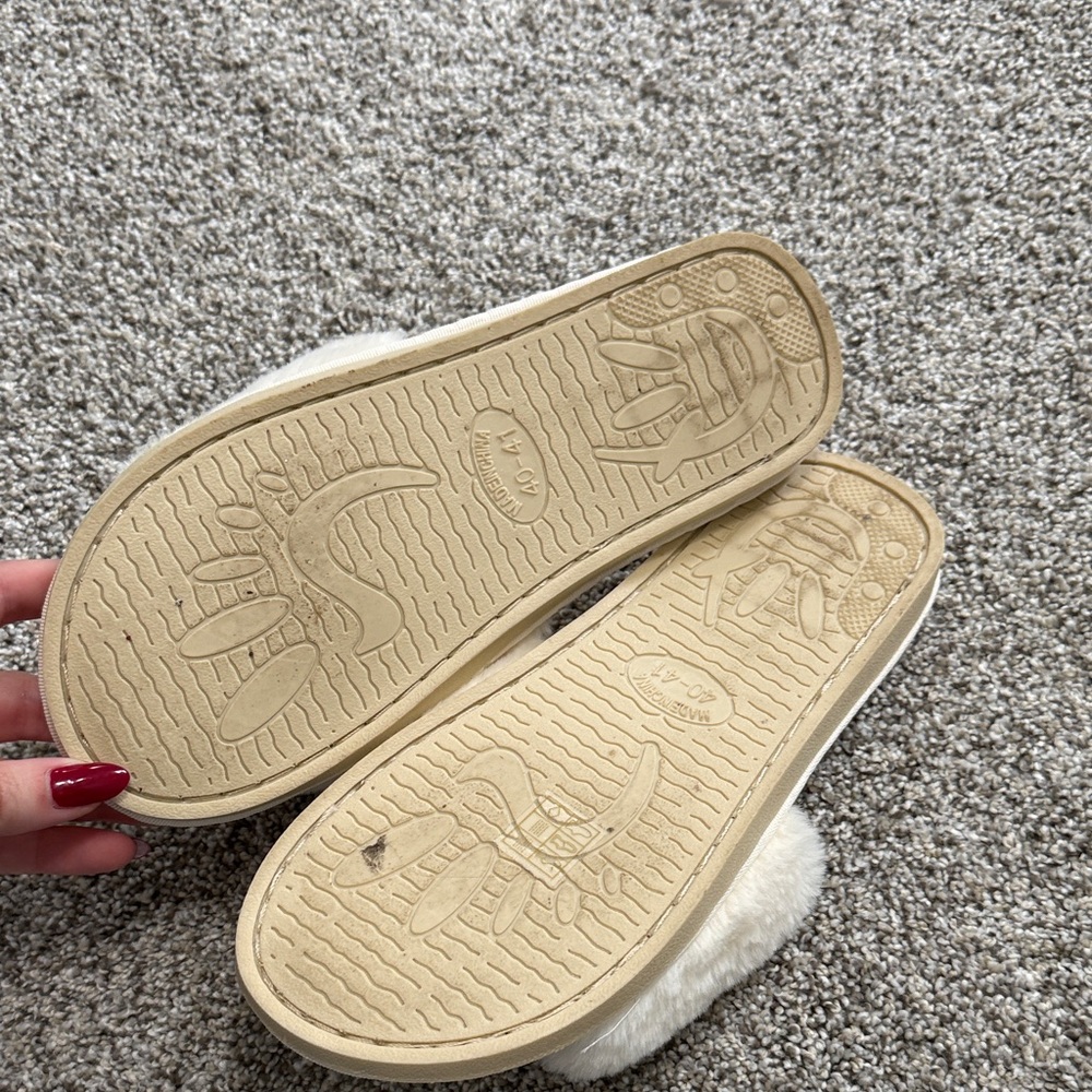 Bride Slippers with Rhinestones - Picture 3 of 3